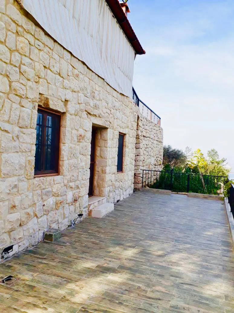Traditional Building for Sale in Fatqa with a Big Garden — الصورة 6