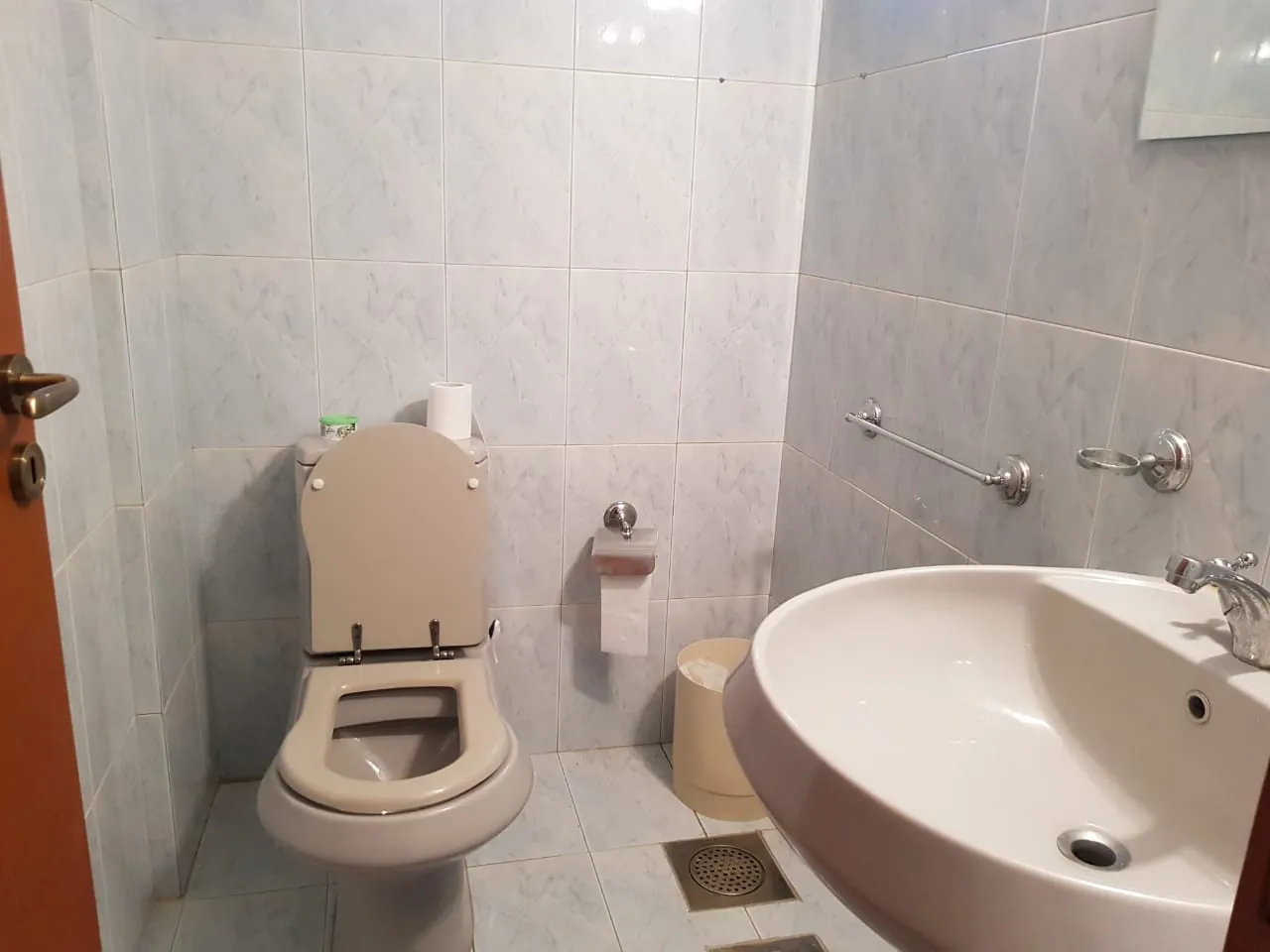 Traditional Building for Sale in Fatqa with a Big Garden — الصورة 9