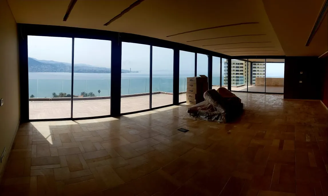 High - End Duplex for Sale in Tabarja with a Beautiful Terrace — الصورة 10