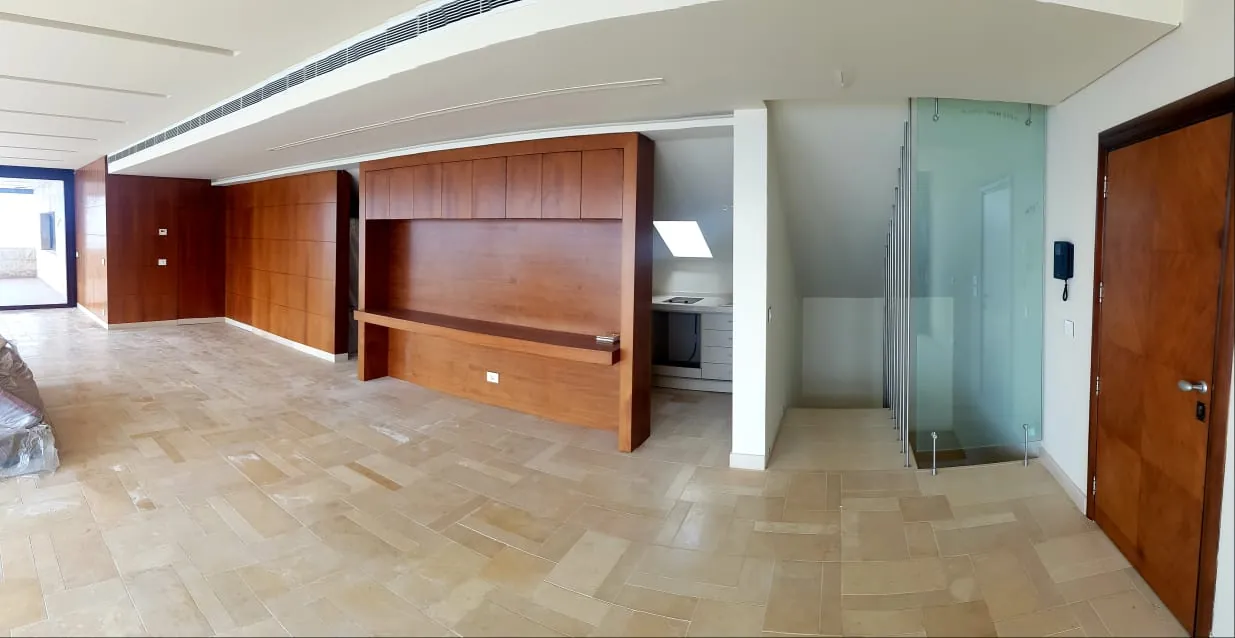 High - End Duplex for Sale in Tabarja with a Beautiful Terrace — الصورة 4