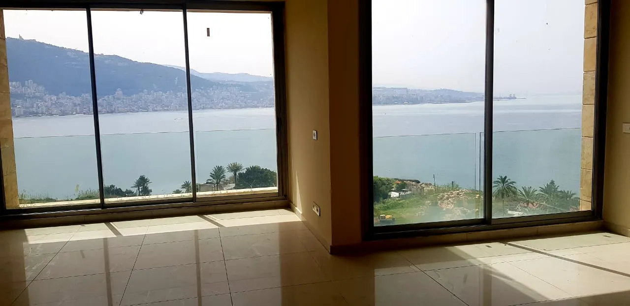 High - End Duplex for Sale in Tabarja with a Beautiful Terrace — الصورة 9