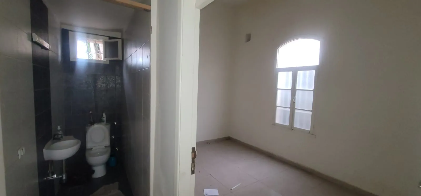 Commercial House For Rent in Jounieh — الصورة 3