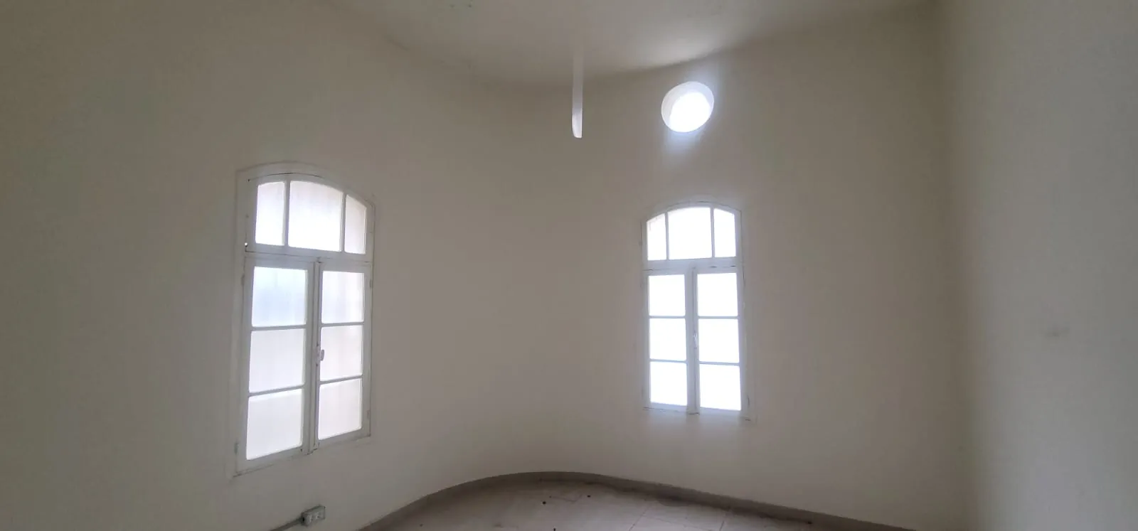 Commercial House For Rent in Jounieh — الصورة 5