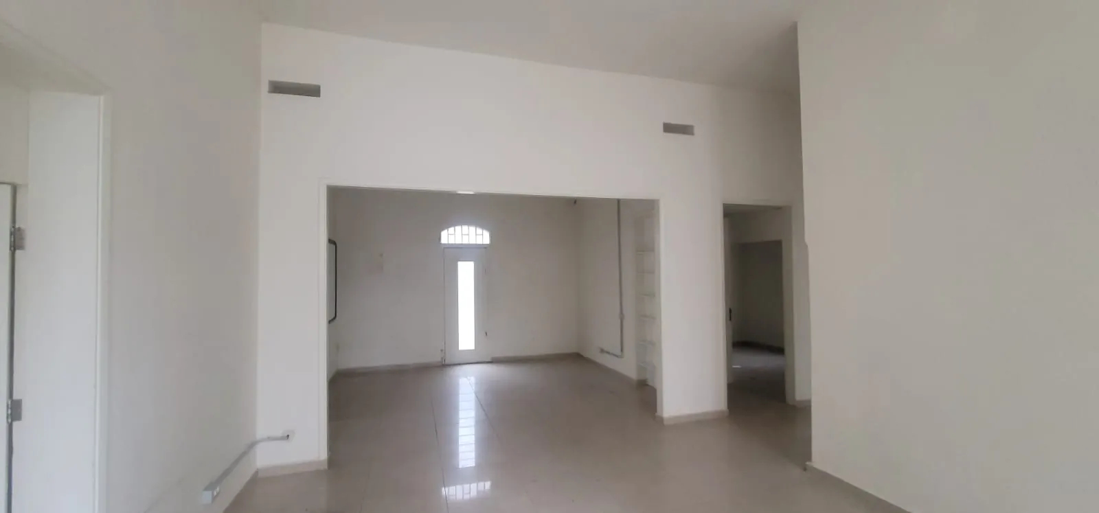 Commercial House For Rent in Jounieh — الصورة 9