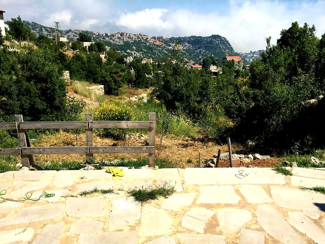 Land With Chalet for Sale in Bekaatat Achkout — الصورة 3