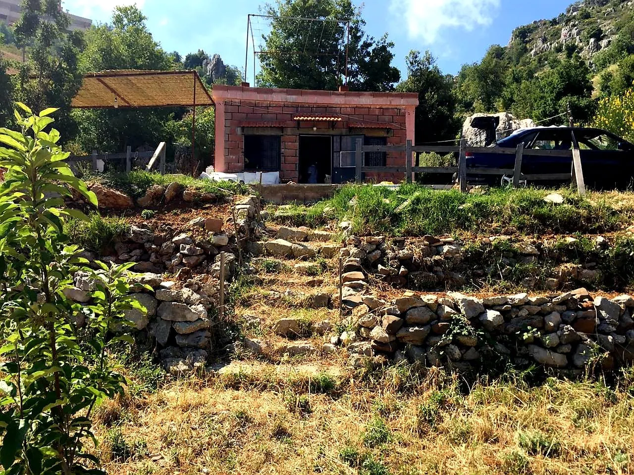 Land With Chalet for Sale in Bekaatat Achkout — الصورة 4