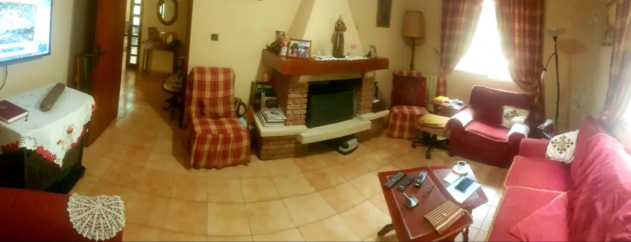 Individual House for Sale in Ballouneh Surrounded with Garden & Terrace — الصورة 2