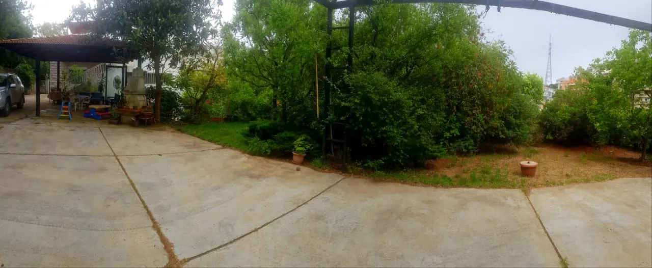 Individual House for Sale in Ballouneh Surrounded with Garden & Terrace — الصورة 3