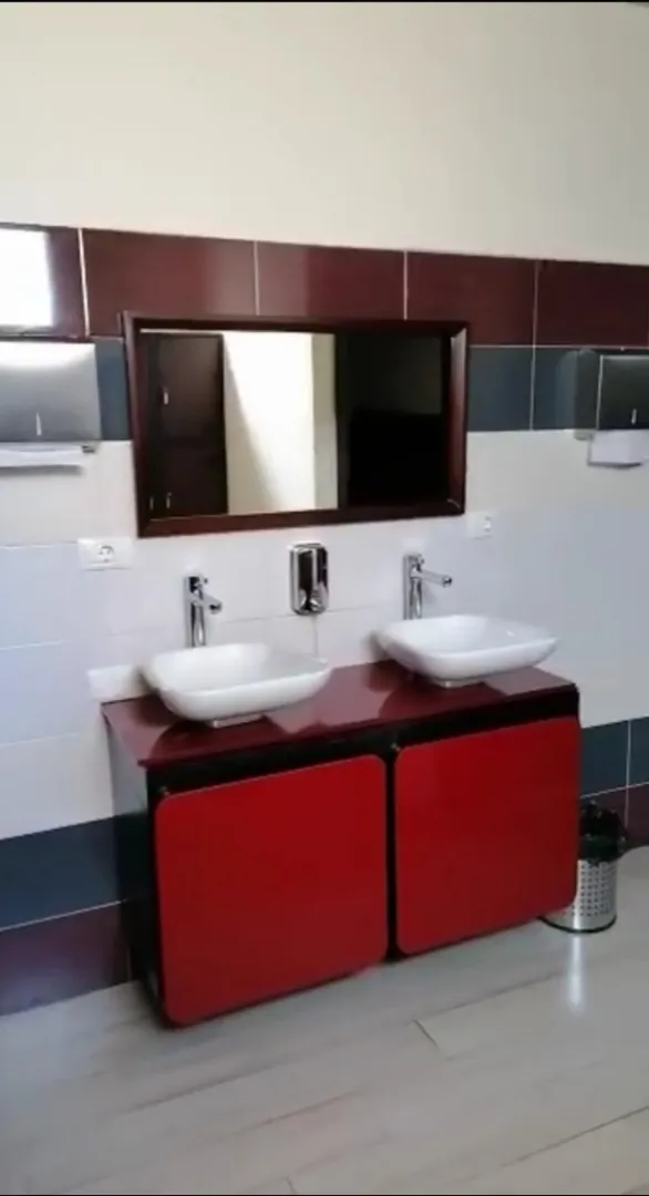 3 Floors Commercial Building for Rent on Jbeil Highway — الصورة 5