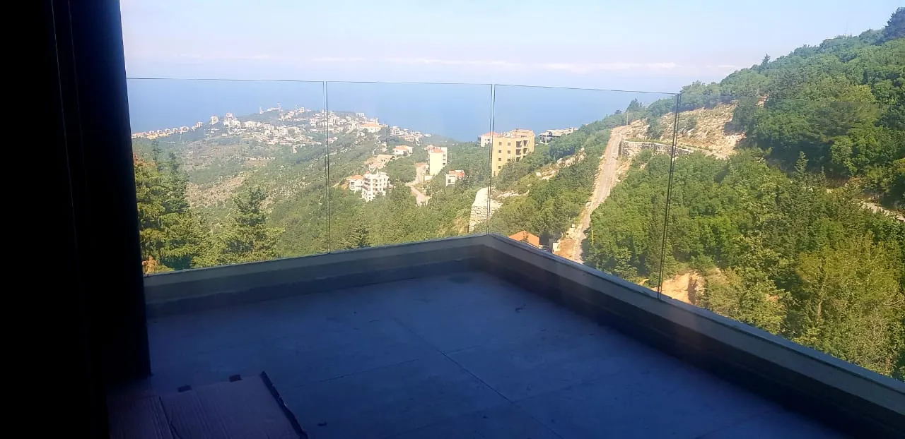 Triplex with Terrace for Sale in Kfour — الصورة 3