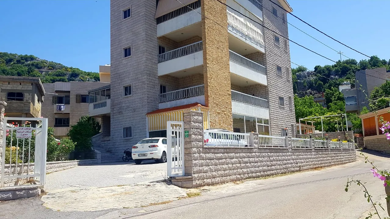 Fully Renovated Building for Sale in Faytroun — الصورة 4