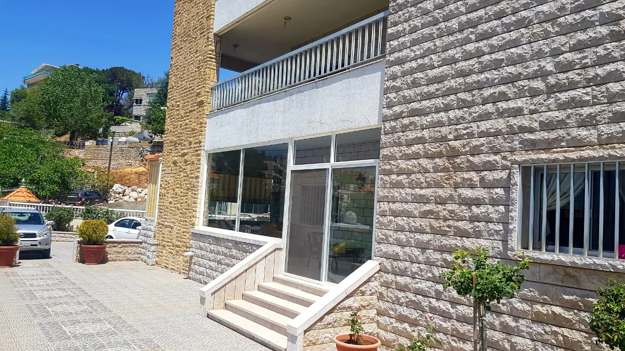 Fully Renovated Building for Sale in Faytroun — الصورة 7