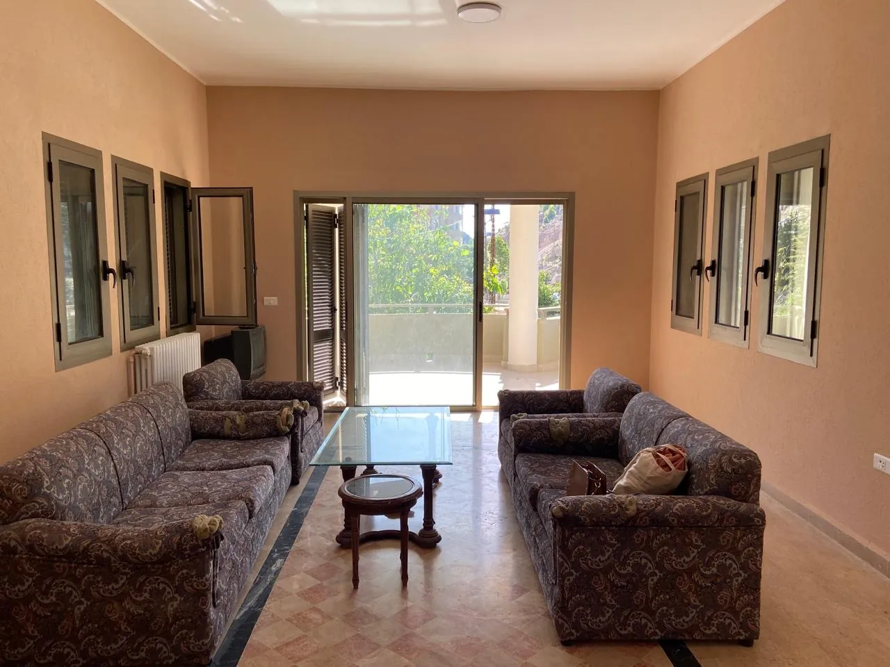 Villa for Rent in Laqlouq with Spacious Terrace — الصورة 6