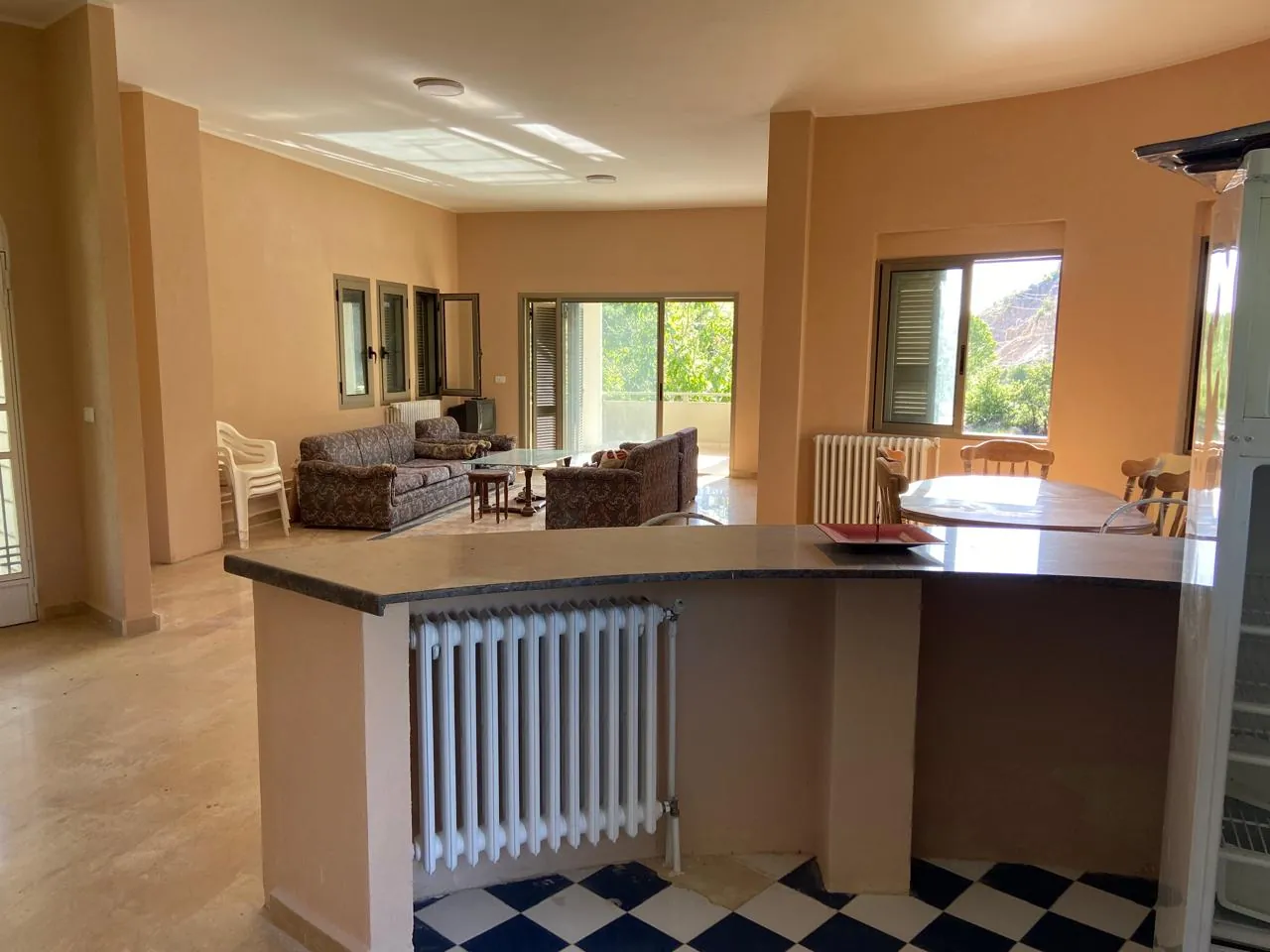 Villa for Rent in Laqlouq with Spacious Terrace — الصورة 7