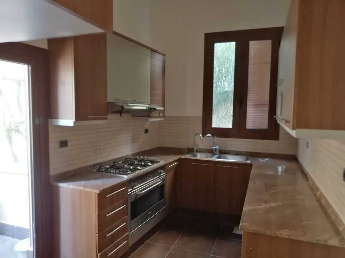 Traditional 2-Bedroom Apartment for Rent in Carre D'or Achrafieh — الصورة 4