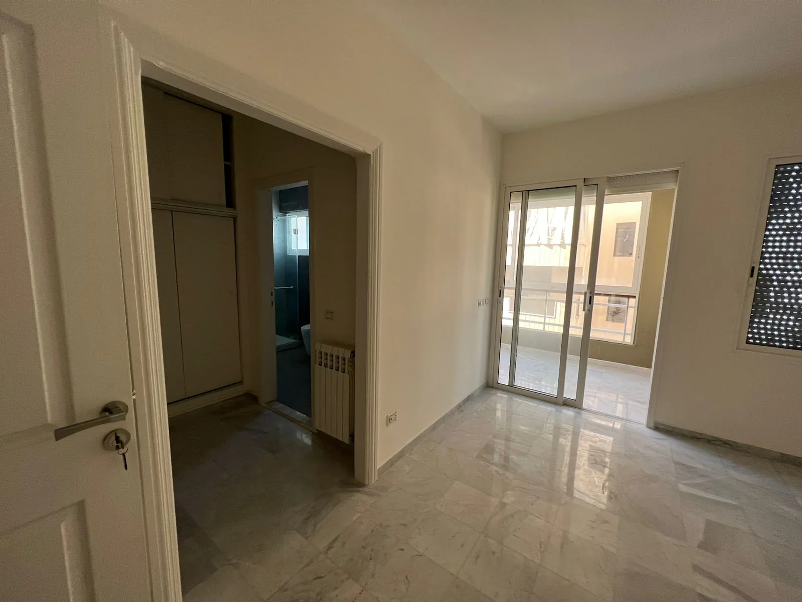 Spacious 300 SQM Apartment for Rent In Adma — الصورة 3