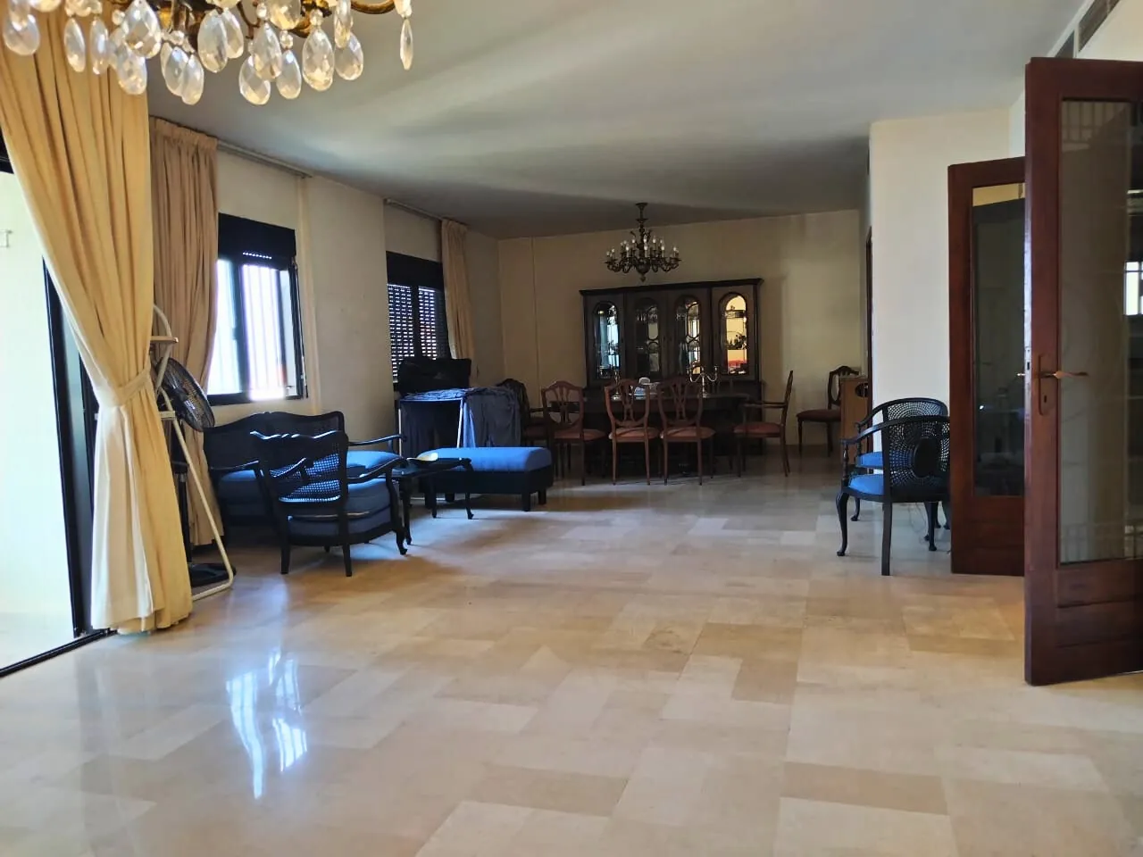 Nicely Decorated Spacious Apartment for Sale in Kfarhbeib — الصورة 4
