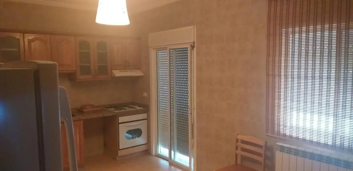 Well Located Apartment For Rent in A Calm Area of Ain Saade — الصورة 3