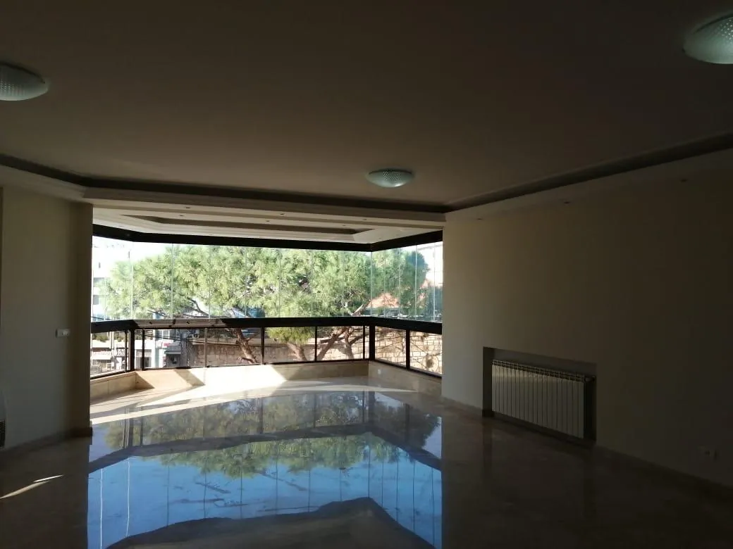 Building for Rent in Hazmieh — الصورة 2
