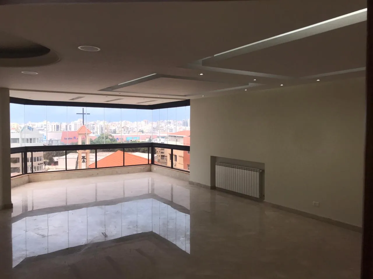 Building for Rent in Hazmieh — الصورة 5