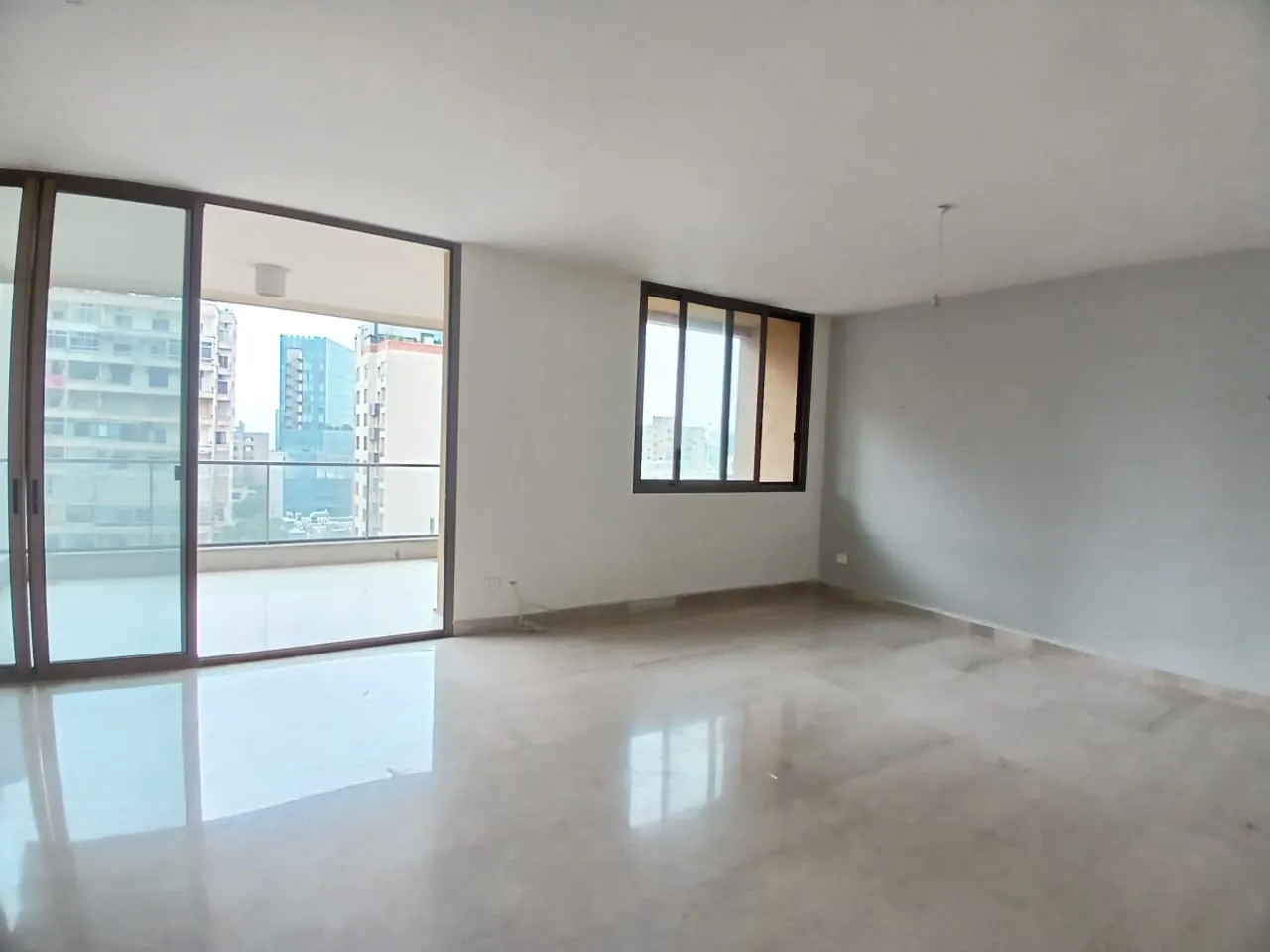 Elegant & Modern Apartment for Rent in Antelias — الصورة 9