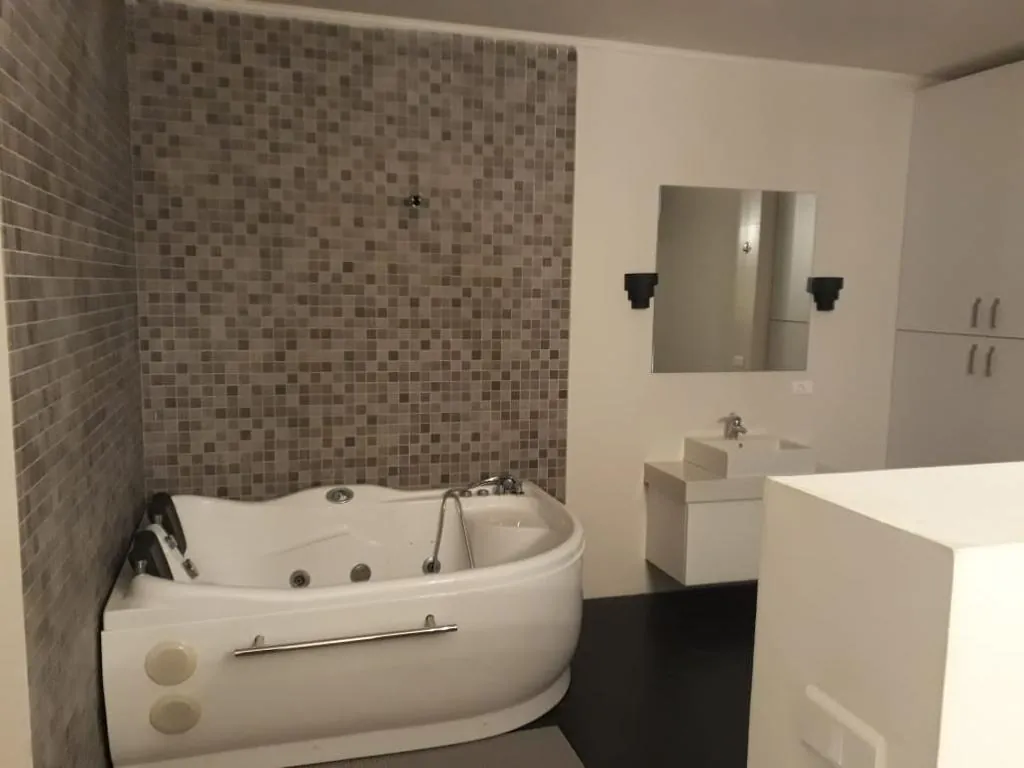 Modern Apartment for Sale in Achrafieh — الصورة 7