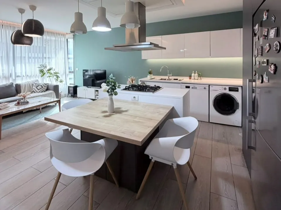Fully Furnished 1-Bedroom Apartment for Rent in Achrafieh, Sioufi — الصورة 3