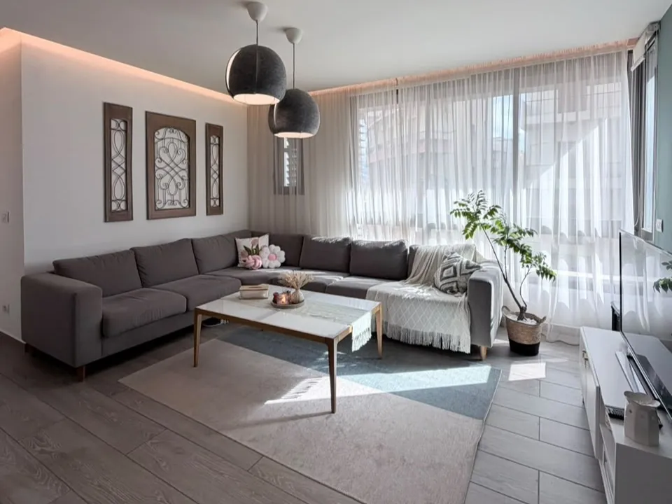 Fully Furnished 1-Bedroom Apartment for Rent in Achrafieh, Sioufi — الصورة 4