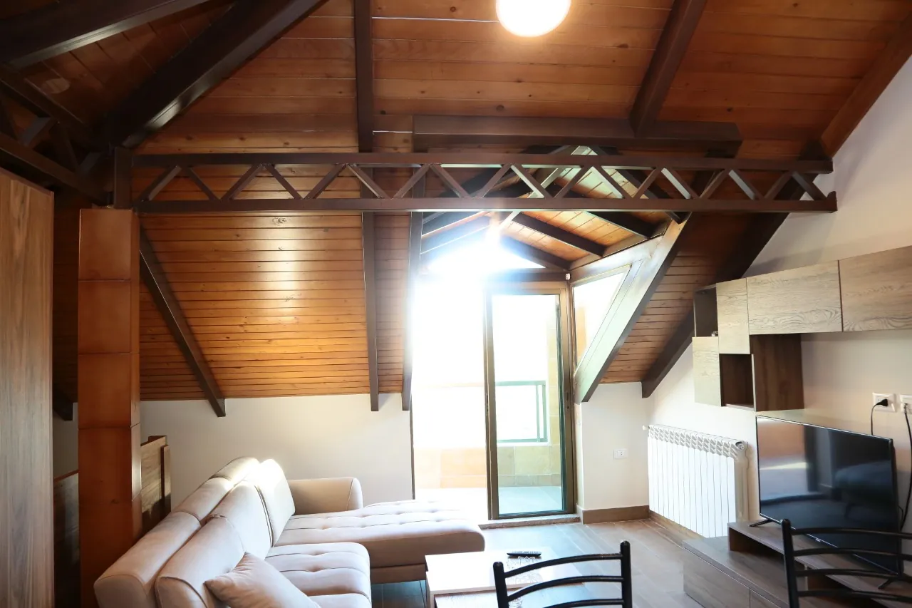 Furnished Chalet with Backyard View for Rent in Chabrouh Faraya — الصورة 2