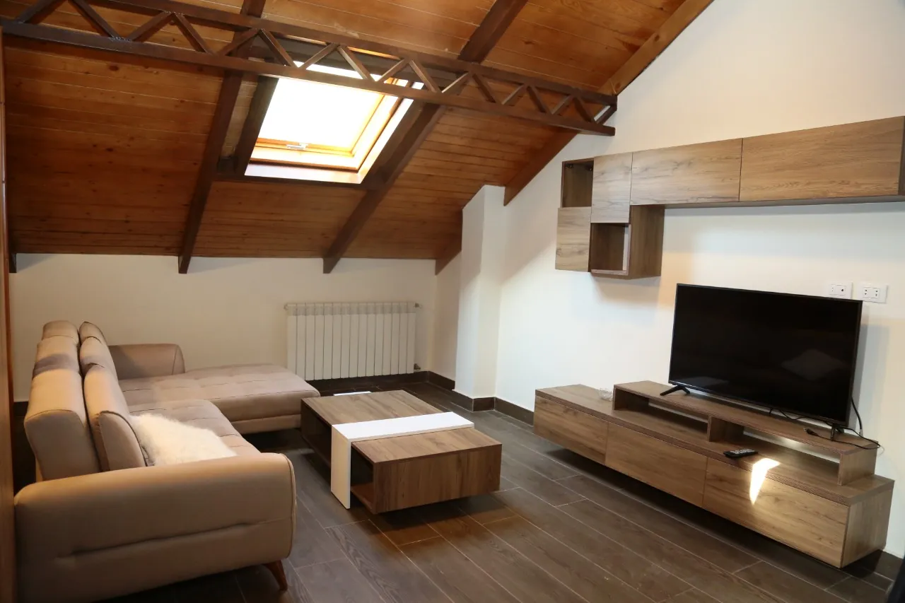 Furnished Chalet with Panoramic Mountain View for Rent in Chabrouh, Faraya — الصورة 6