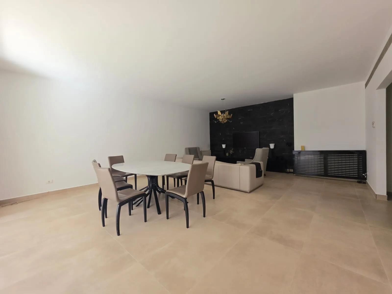 Hot Deal! 180 sqm Apartment for Sale in prime location of Mar Takla — photo 2