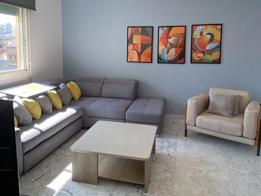 3-Bedroom Furnished Apartment for Rent in Achrafieh Lycee — الصورة 2