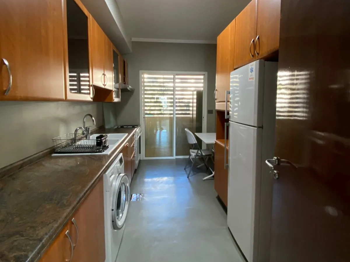 3-Bedroom Furnished Apartment for Rent in Achrafieh Lycee — الصورة 4