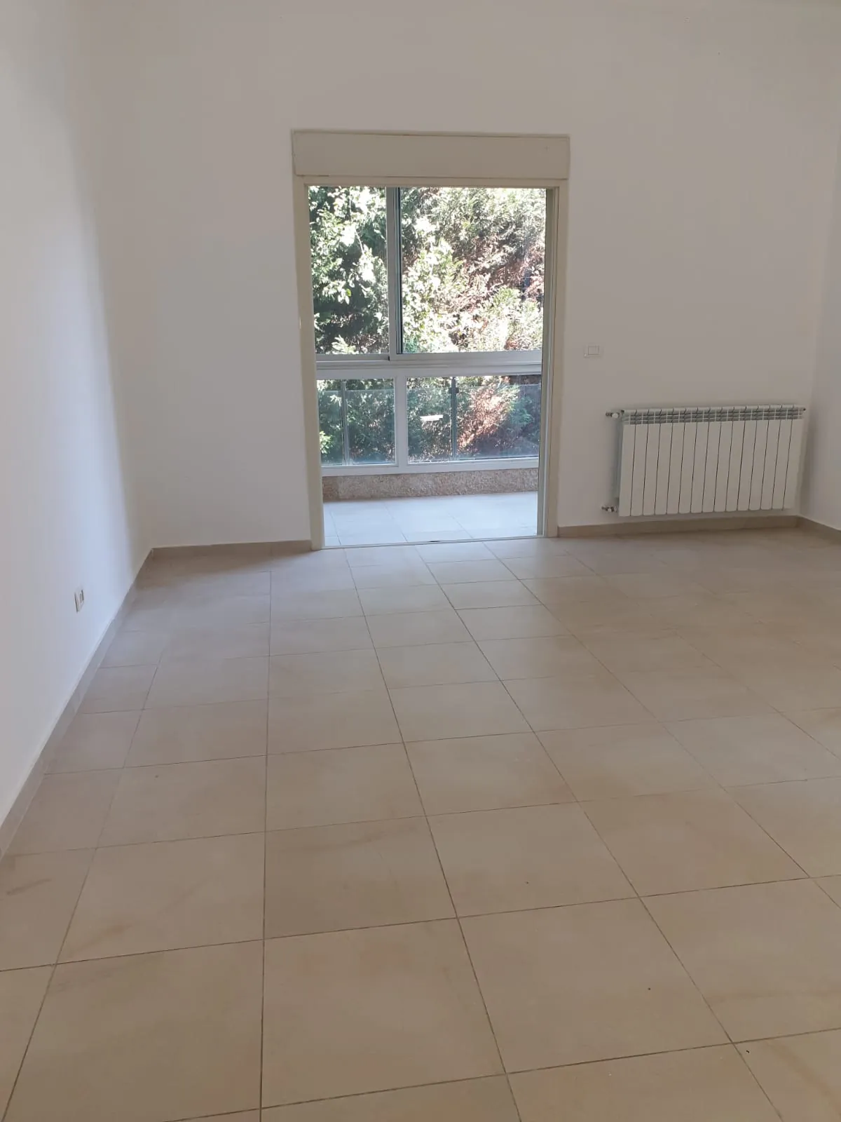 Super Deluxe Spacious Apartment For Sale in Jbeil — photo 3