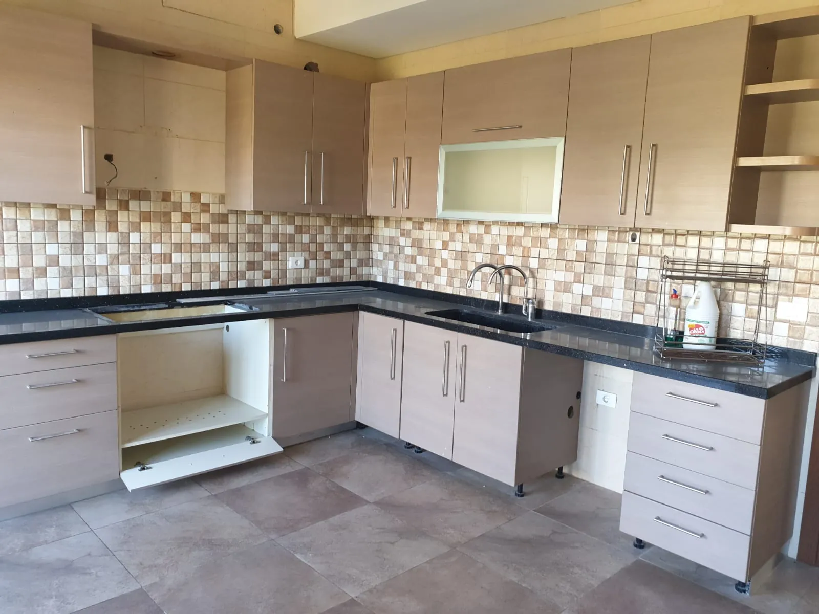 Super Deluxe Spacious Apartment For Sale in Jbeil — photo 7