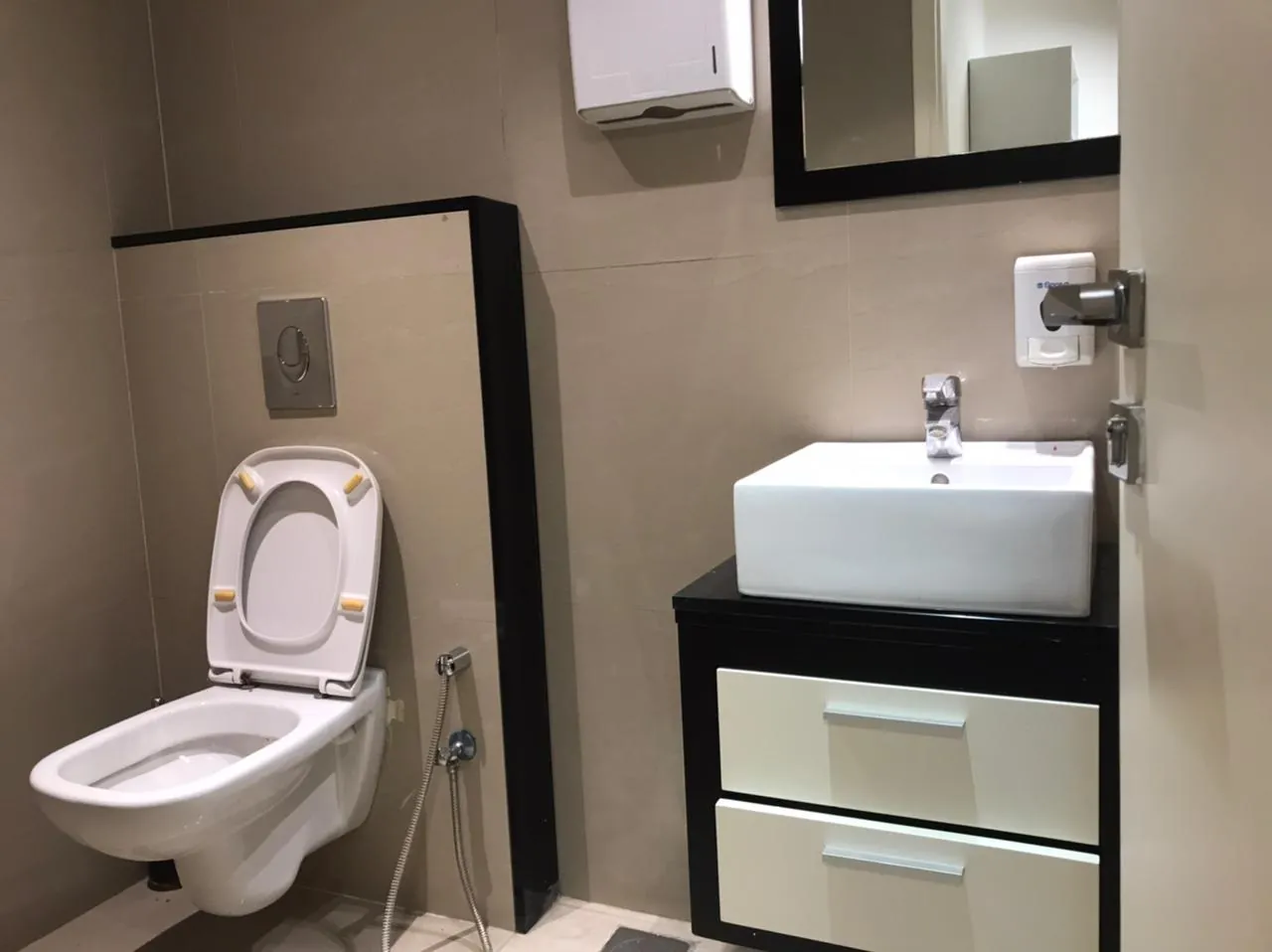 Furnished Office for Rent in Horsh Tabet — الصورة 6