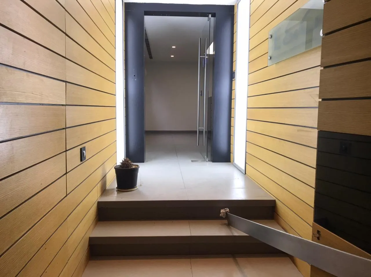 Furnished Office for Rent in Horsh Tabet — الصورة 8