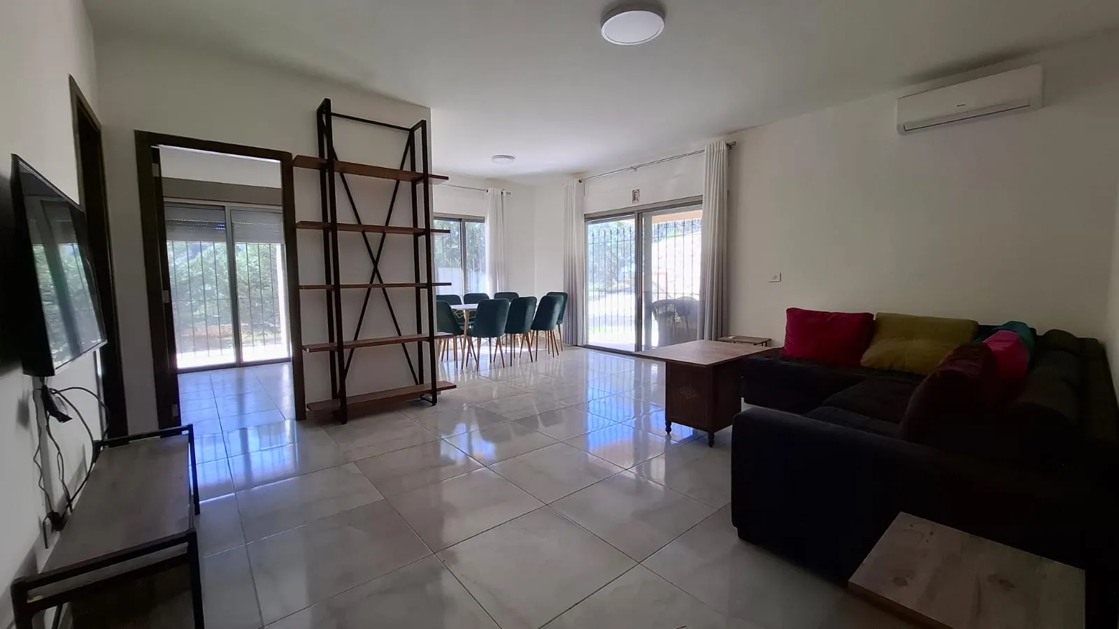 Unfurnished Apartment for Sale in Blat with Garden — الصورة 3