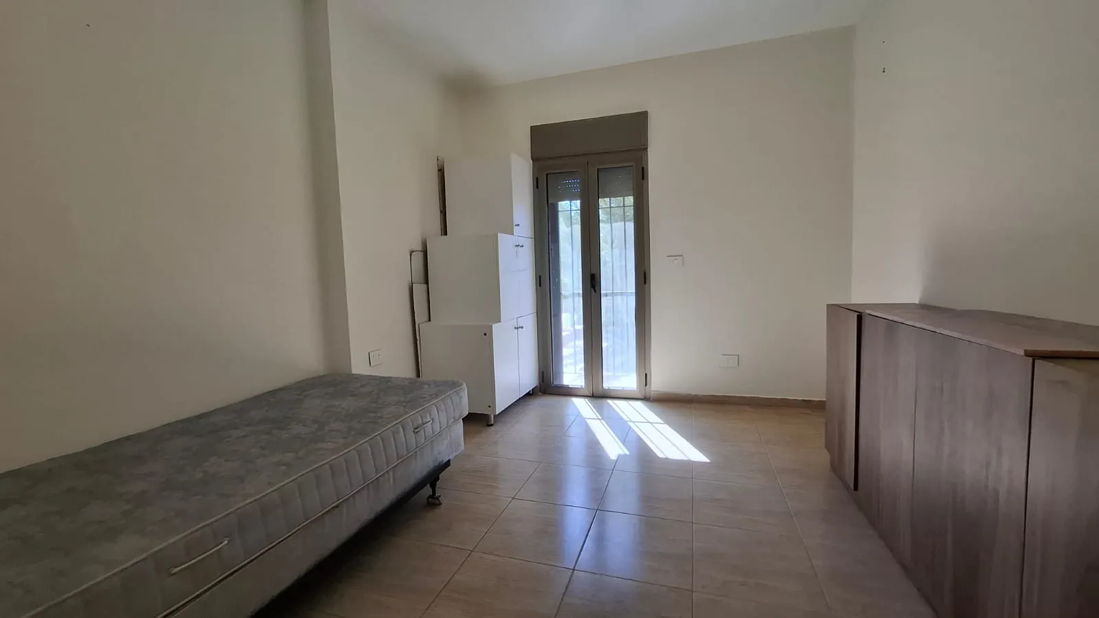 Unfurnished Apartment for Sale in Blat with Garden — الصورة 5