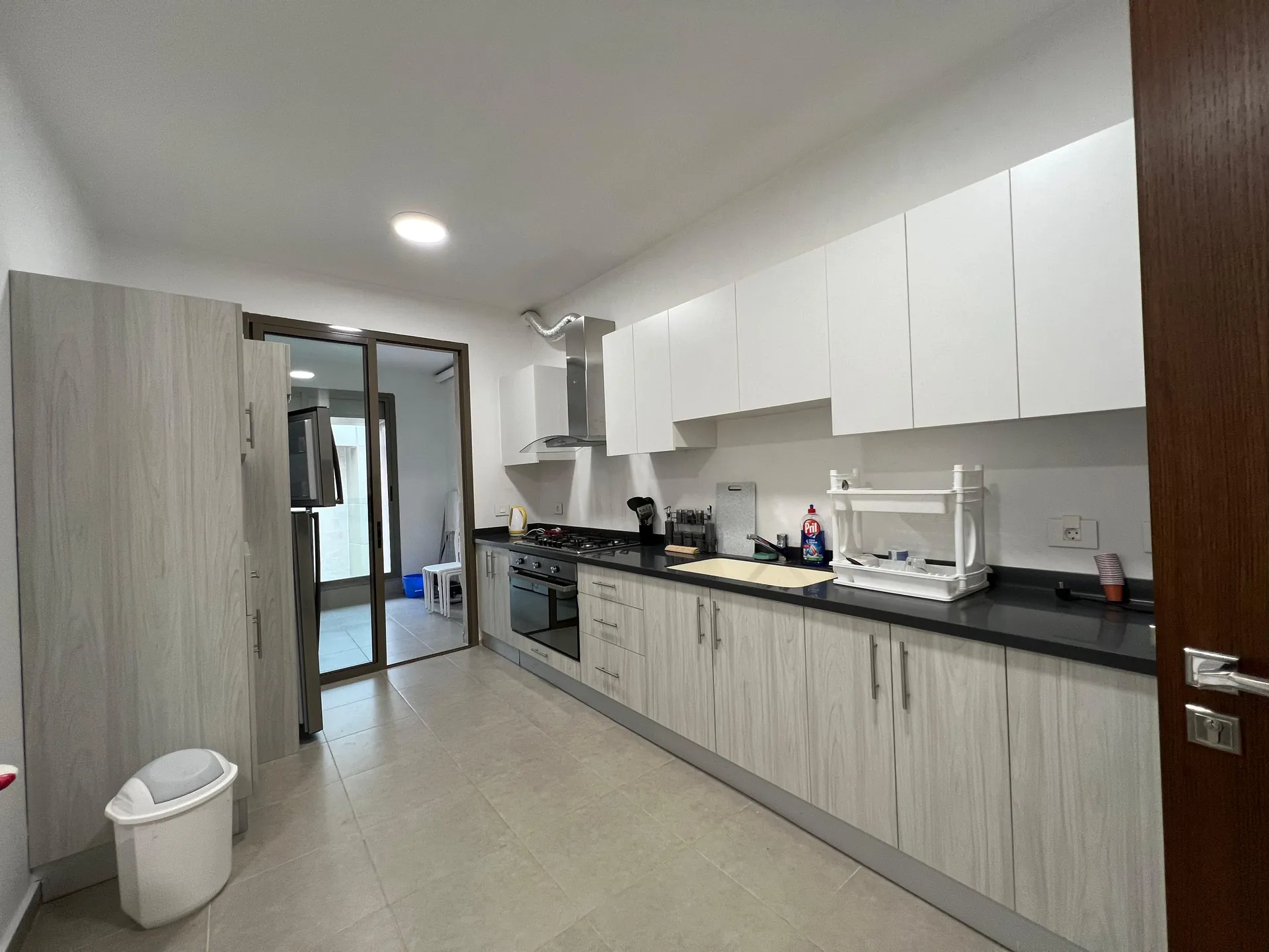 Furnished Apartment with Large Terrace for Rent in Adma — الصورة 3