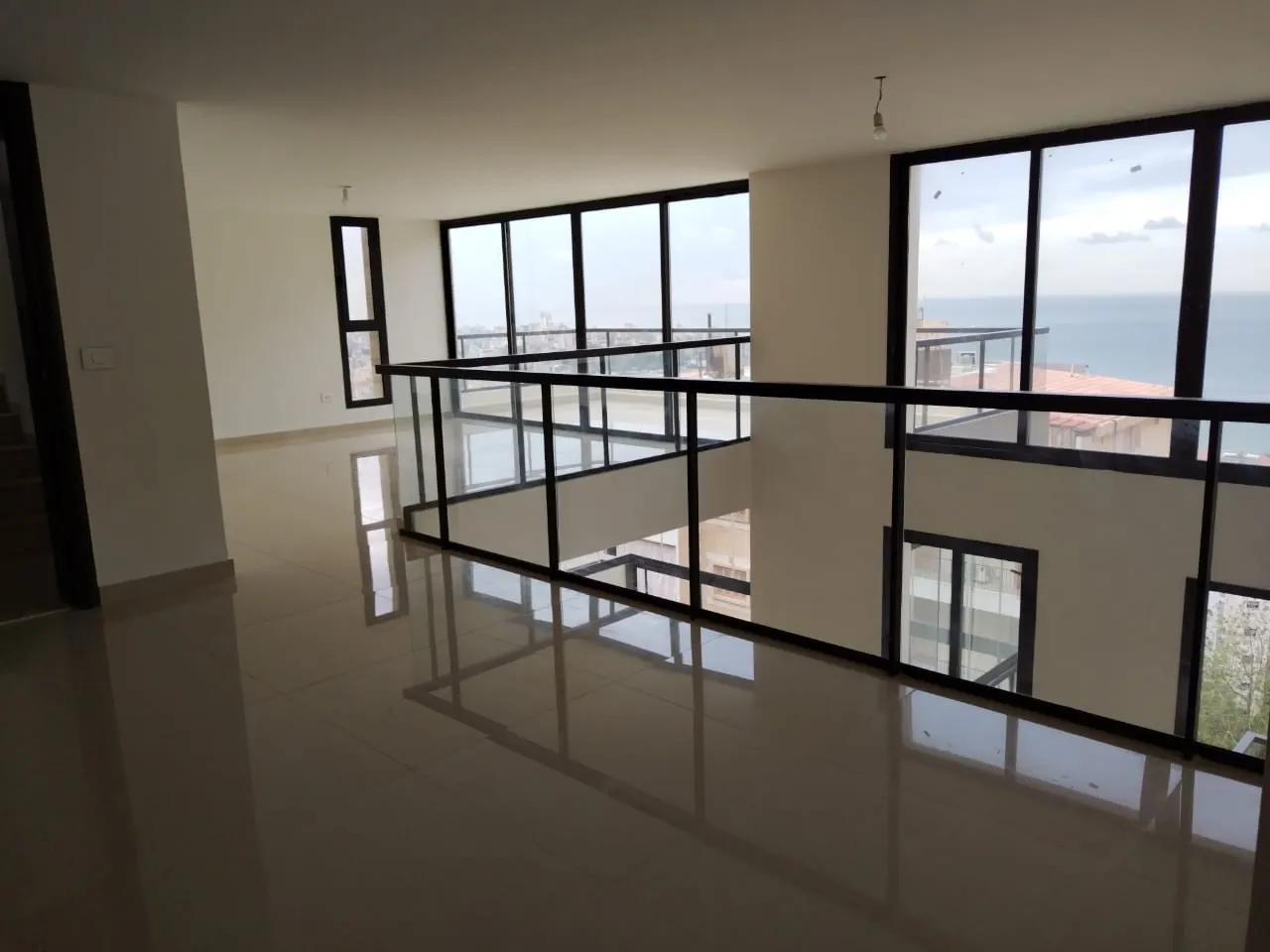 Duplex Apartment for Sale in Haret Sakher with Panoramic View — الصورة 5
