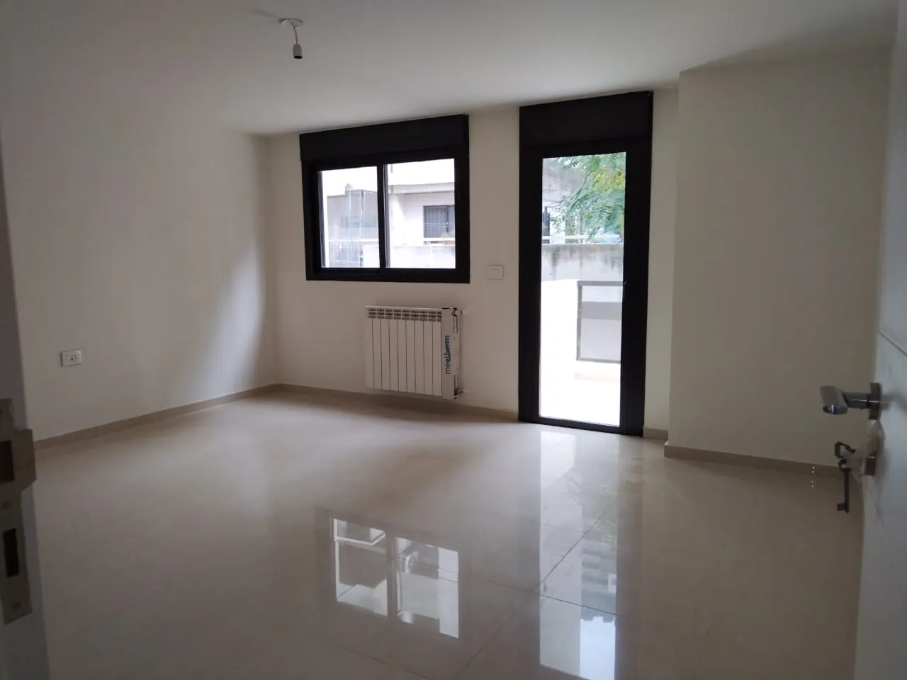 Duplex Apartment for Sale in Haret Sakher with Panoramic View — الصورة 9