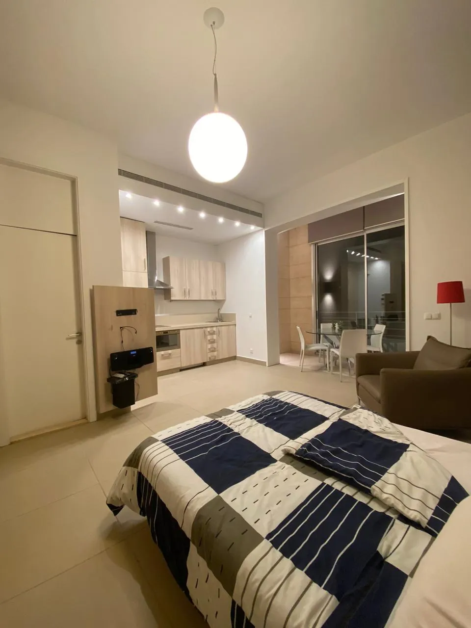Fully Furnished Apartment for Rent in Saifi with Balcony — الصورة 6