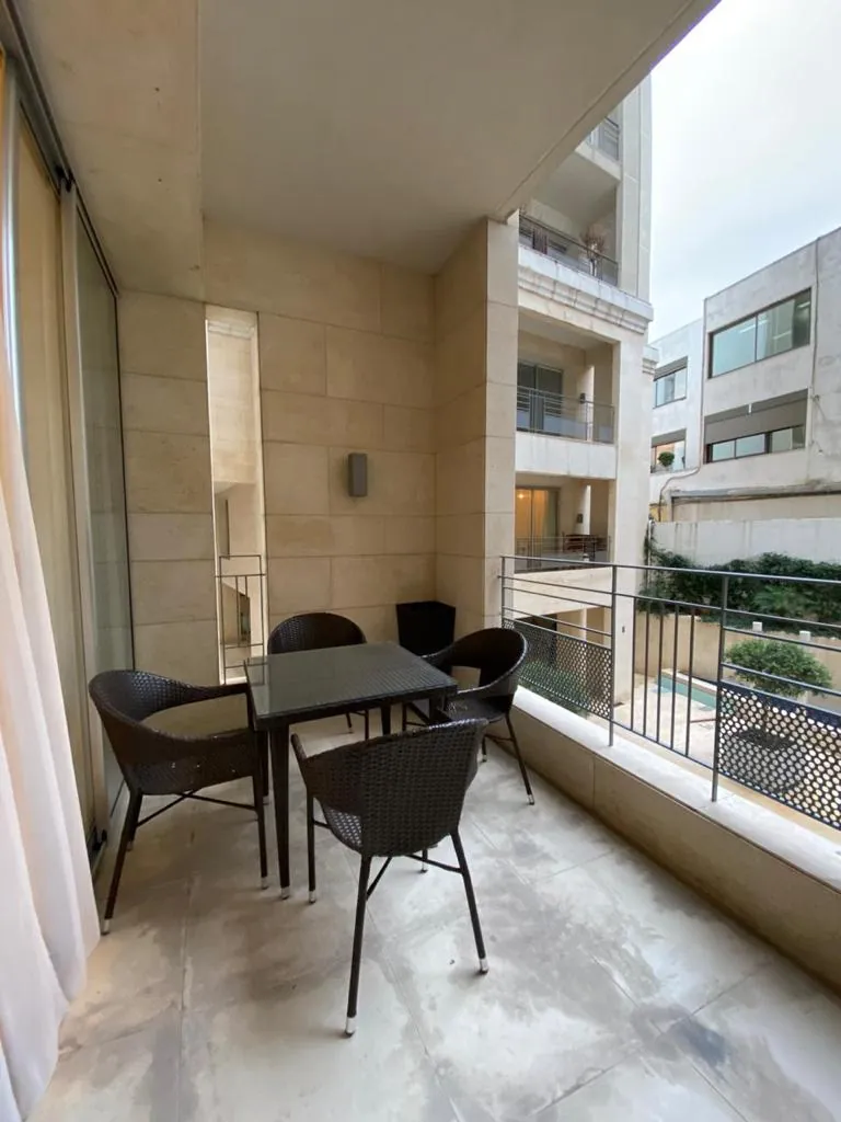 Fully Furnished Apartment for Rent in Saifi with Balcony — الصورة 8