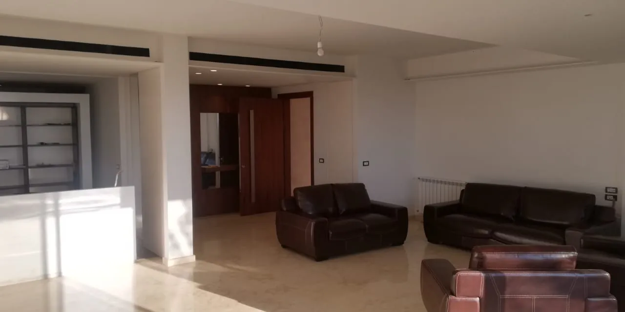 Spacious & Deluxe Apartment For Sale in a Classy Area of Bsalim — الصورة 8