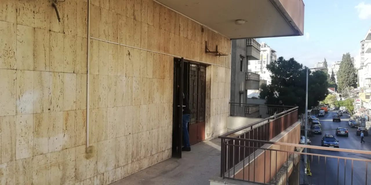 Spacious Apartment with Terrace for Sale in the Heart of Zalka — الصورة 8