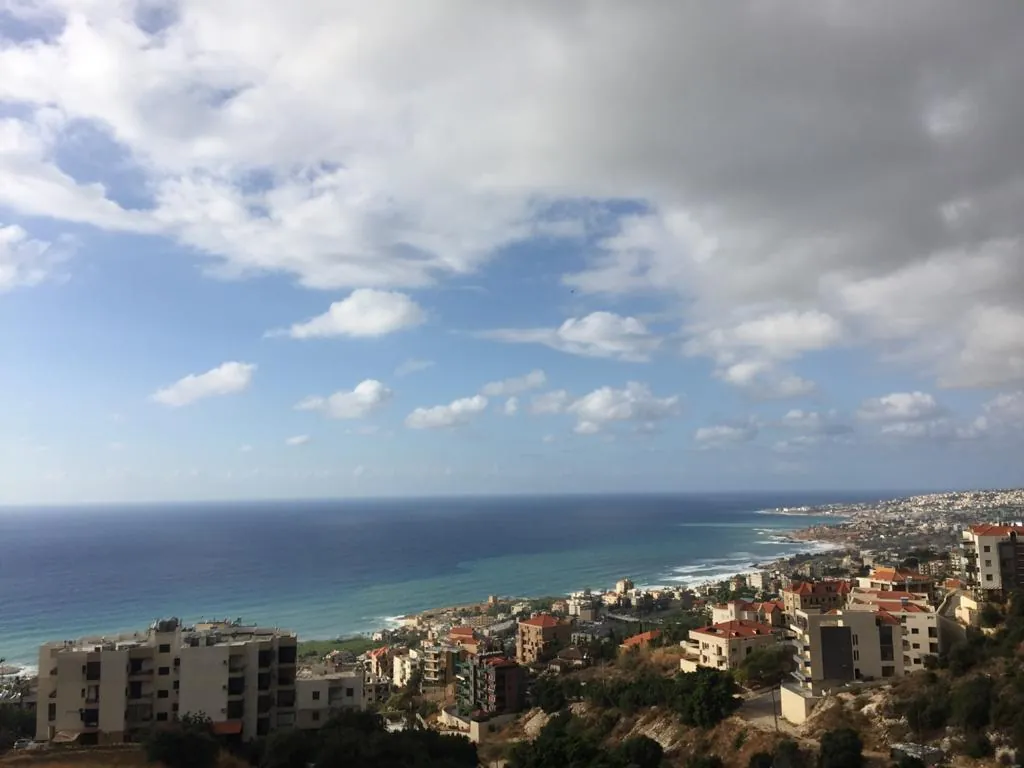 Deluxe Apartment for Sale in Halat with Amazing — الصورة 2