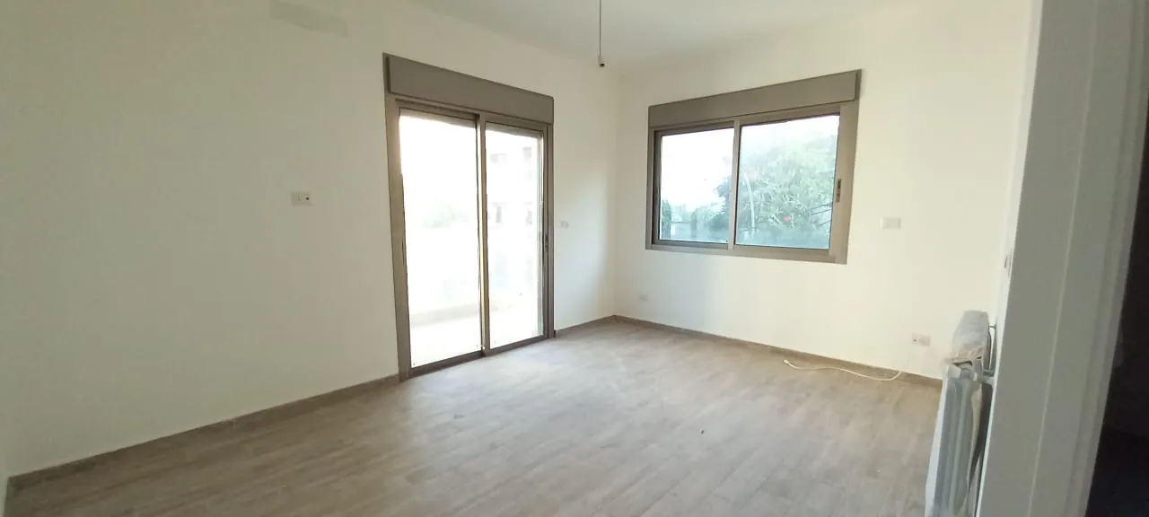 High-End Apartment for Sale in Haret Sakhr with an open Sea View — الصورة 3