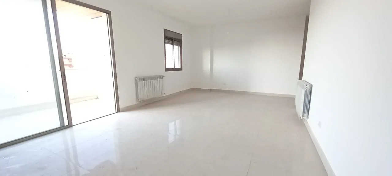 High-End Apartment for Sale in Haret Sakhr with an open Sea View — الصورة 5