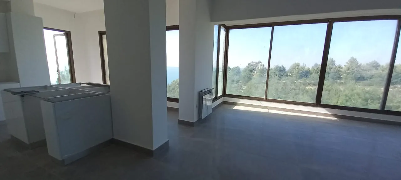 A Deluxe Apartment for Rent in Adma with Garden and Open Sea View — الصورة 2